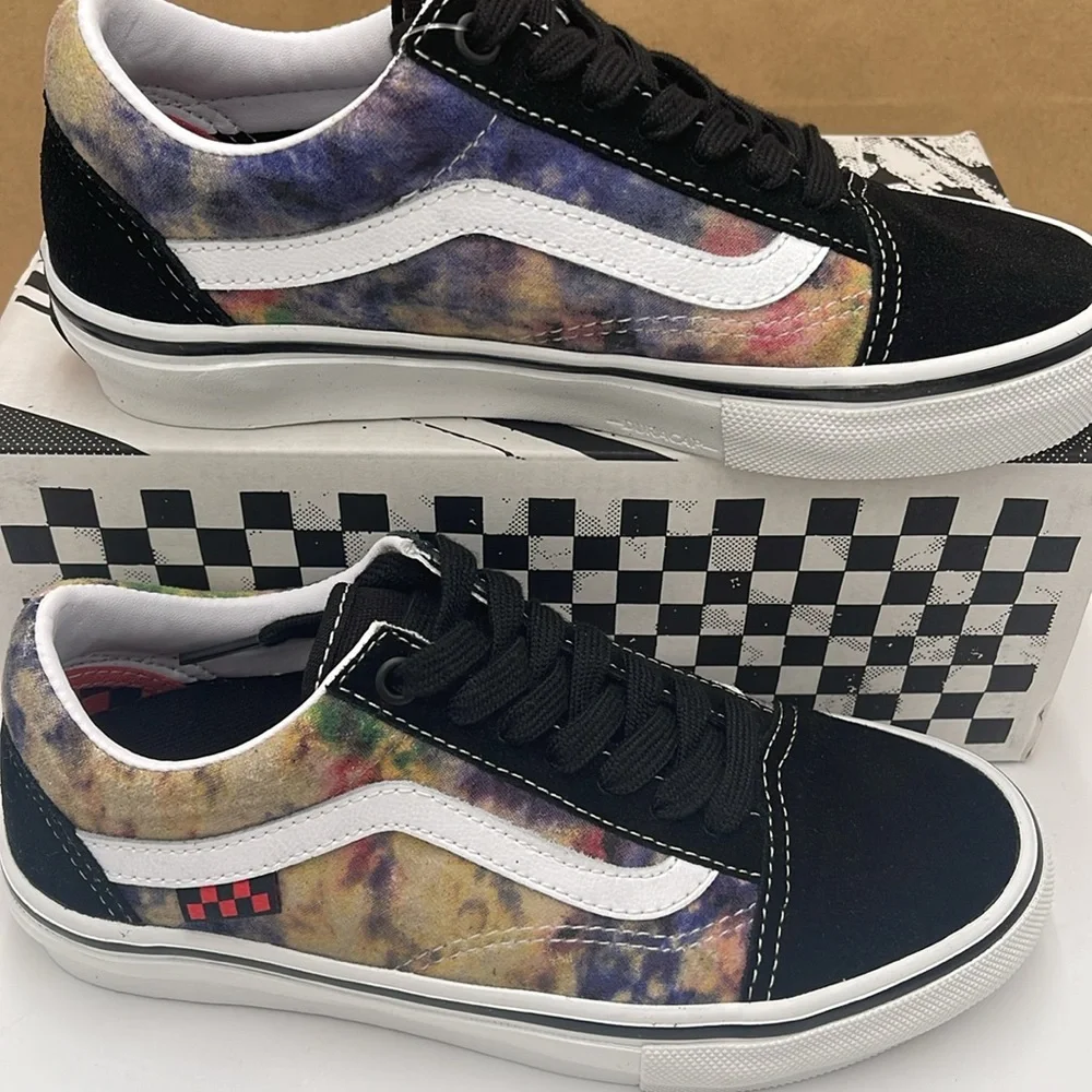 Vans WMNS Skate Old Skoo Tie-Dye Terry Black/Multi
VN0A5FCBBML Sneakers - Picture 2 of 16